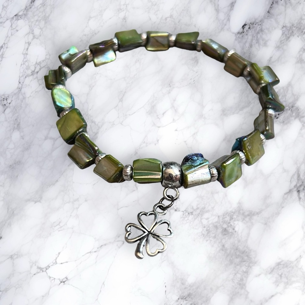 Hand Crafted St. Patrick’s Green Bracelet Clover Charm Mother Of Pearl Shamrock